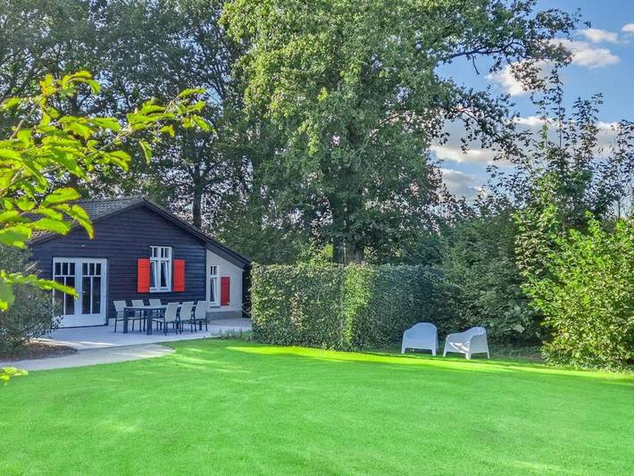 Location de vacances pour 6 personnes, avec Jacuzzi ainsi que Terrasse et Jardin dans Rijsbergen