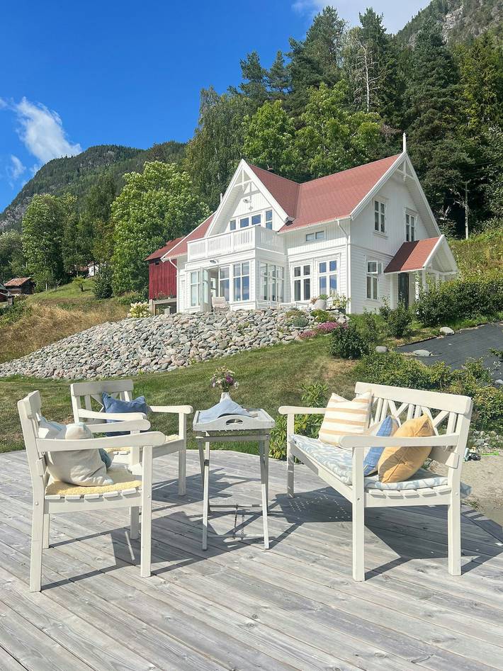 Ferienhaus am Telemarkkanal mit Privatstrand in Tokke