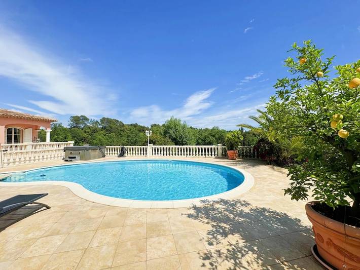 Chalet para 12 personas, con jacuzzi además de sauna y jardín - 1