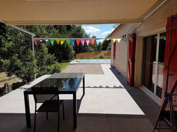 Gîte pour 5 personnes, avec terrasse ainsi que jardin et piscine dans Gorges d'Héric