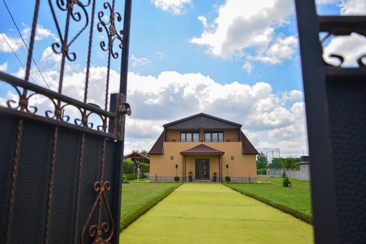 Ferienhaus für 4 Personen, mit Ausblick und Garten sowie Pool in Bulgarien