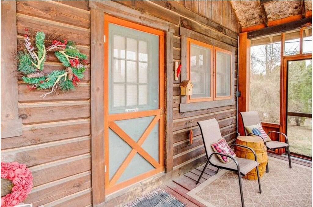 Cozy Cabin At Patoka Lake(in happy hollow) in Patoka Lake