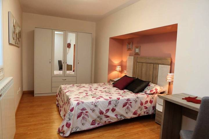 Apartamento de vacaciones para 5 personas, con piscina para niños y jardín además de piscina y vistas - 1