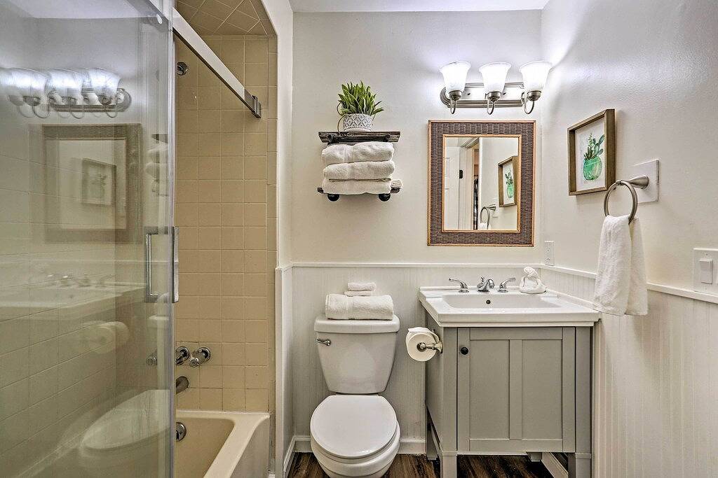 Ganze Wohnung, Vernon Condo w/ Deck, Near Appalachian Trail! in Mountain Creek