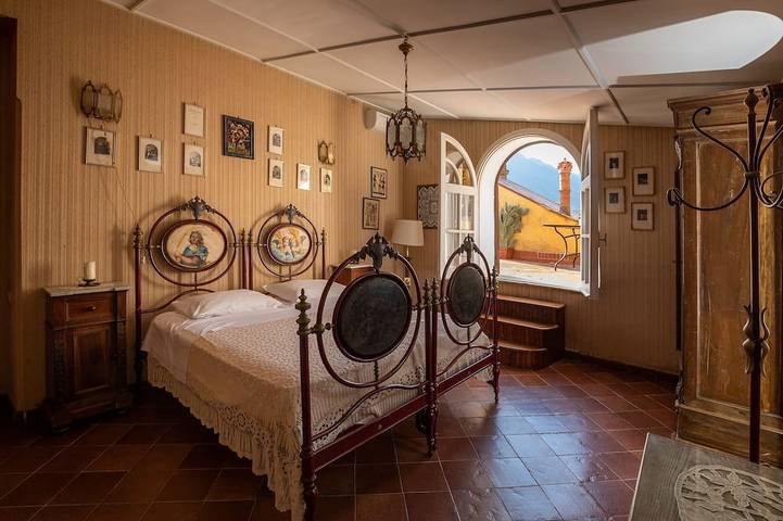 Incredibile villa storica con piscina in marmo e giardino tropicale in Costiera Amalfitana in Cava dei Tirreni, Costa tirrenica Campania