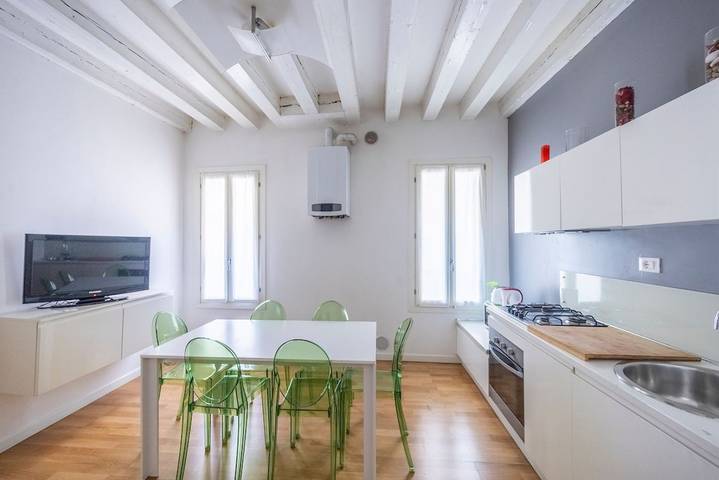 Apartment for 5 people in Venice