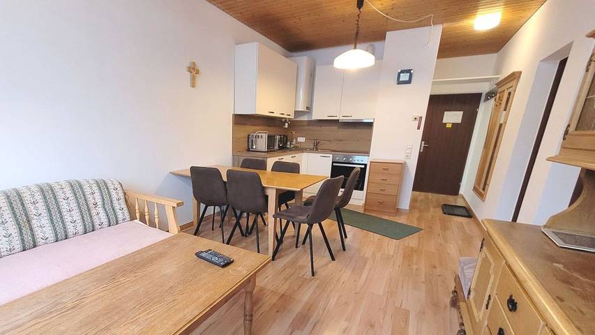 Ferienwohnung für 6 Personen, mit Sauna und Ausblick sowie Garten und Pool, mit Haustier in Tauplitz