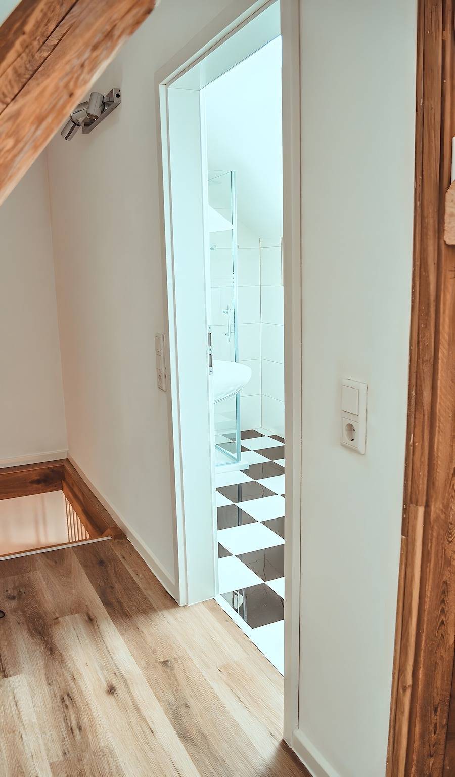 Ferienhaus 'Kutschenhaus' mit gemeinsamer Terrasse, Garten und Wlan in Neuenrade, Märkischer Kreis