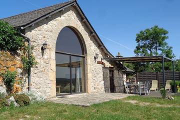 Gîte pour 5 personnes, avec jardin et terrasse, animaux acceptés dans l' Aveyron