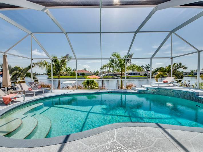Vacation home for 8 people, with yard in Cape Coral