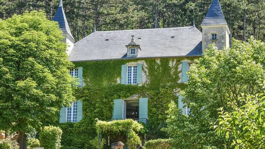 Location de vacances pour 10 personnes, avec piscine et jardin, animaux acceptés à Duravel
