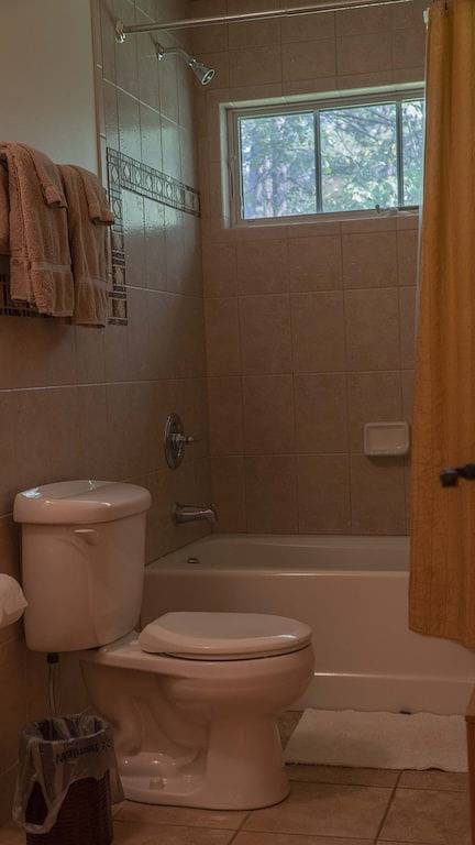 Log Cabin for 12 Guests in Raystown Lake, Huntingdon County