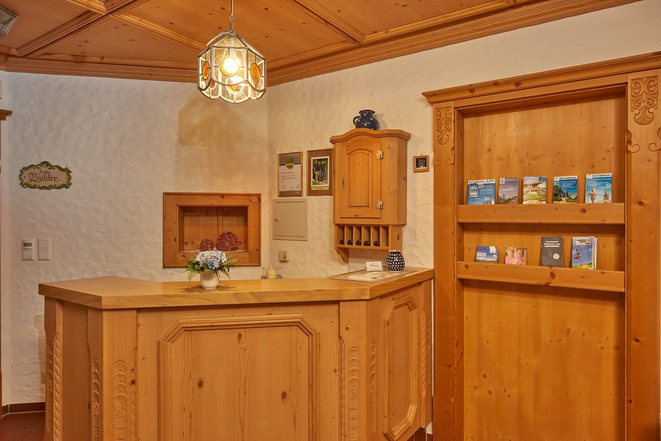 Ganze Ferienwohnung, Landhaus Franziskus - 08 Zweiraumwohnung urgemütlich eingerichtet mit Balkon in Reit im Winkl, Bayerische Alpen
