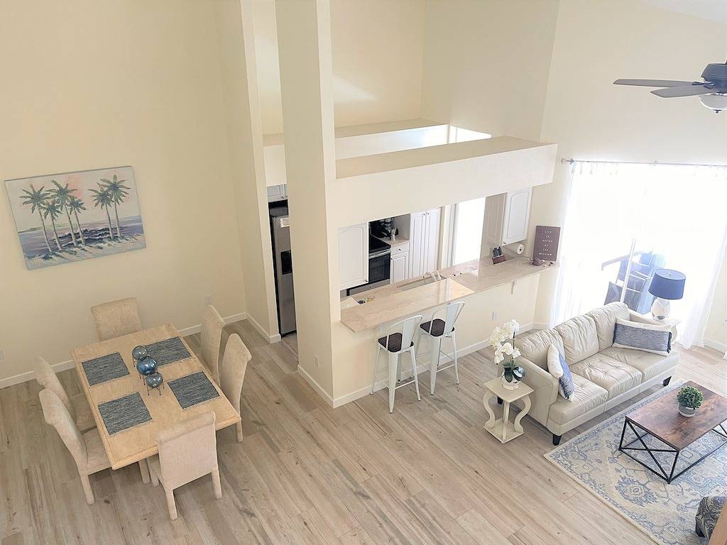 Walk to the Beach! Private Villa with Pool & Lanai – Perfect Naples Getaway in Naples (Florida), Southwest Florida