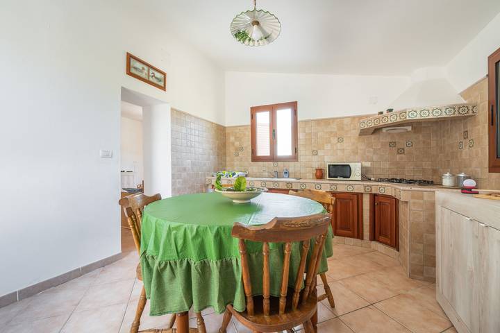 Casa vacanze 'Cala Lunga' con terrazza privata e giardino privato in Carloforte, Sulcis Iglesiente