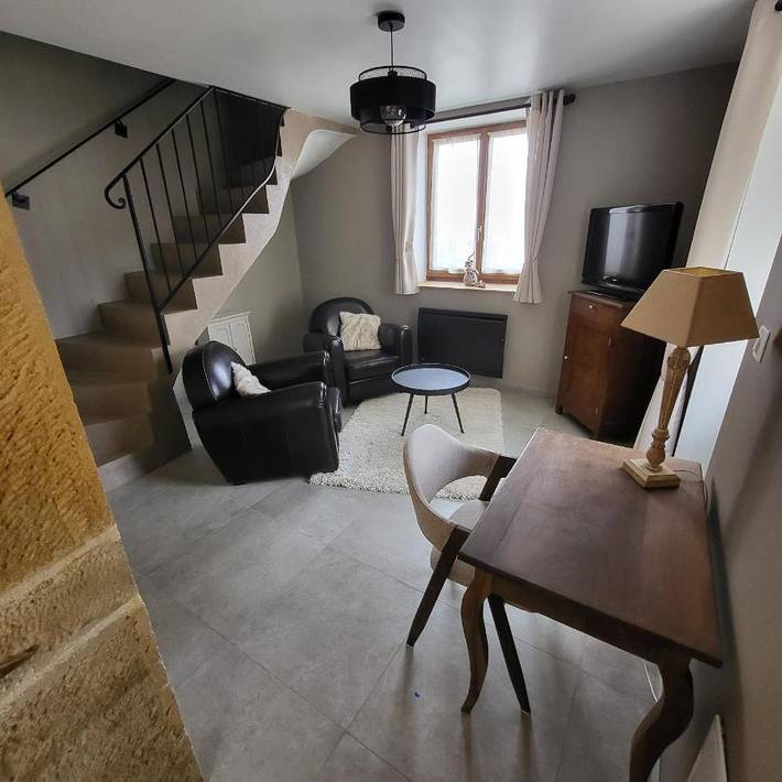 Location de vacances pour 2 personnes, avec Jacuzzi et Terrasse ainsi que Jardin et Piscine à Sarcey - 3