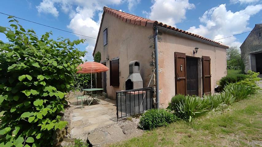 Gîte pour 6 personnes, avec jardin et terrasse, animaux acceptés à La Couvertoirade