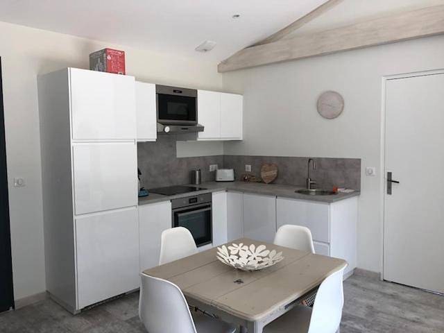 Appartement entier, One-Bedroom Apartment in Eysines, Région de Bordeaux