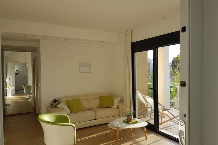 Entire apartment, Modern 2 bedroom apartment with swimming pool 800 from the beach in La Zenia, Orihuela