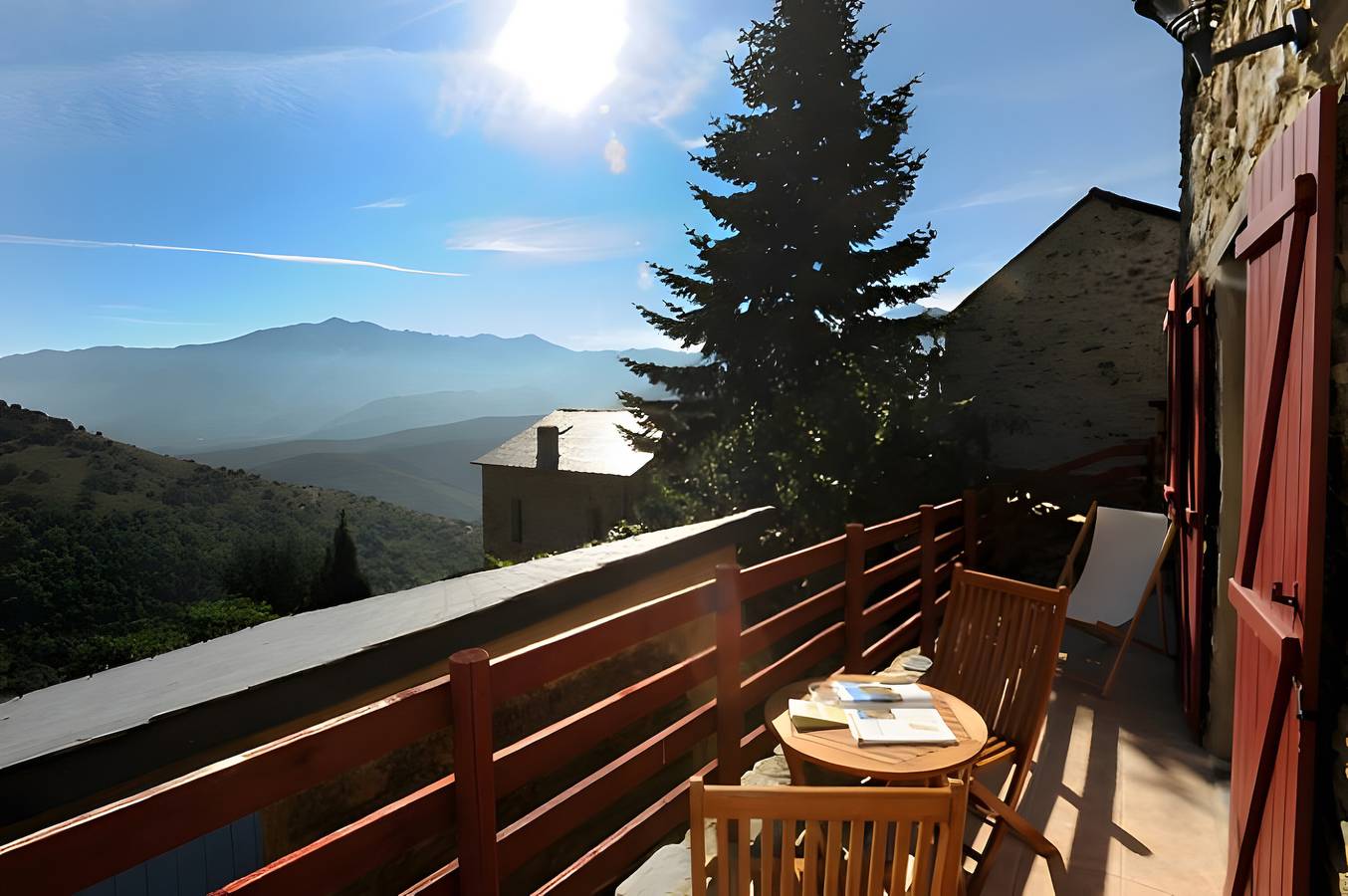 Gîte madres coronat balcon du canigou in Jujols, Parc naturel régional des Pyrénées catalanes