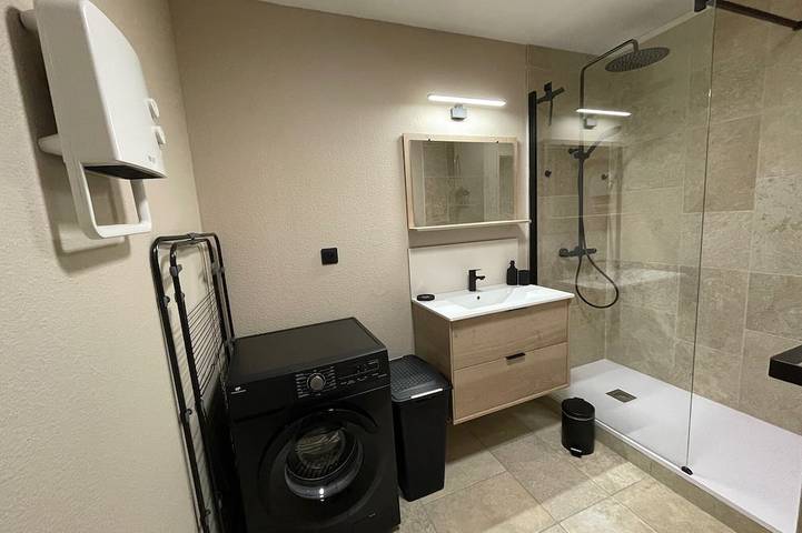 Entire apartment, Aux Cyprès du Littoral for 4 people 3-star rating in Poussan, Mediterranean Coast (France)