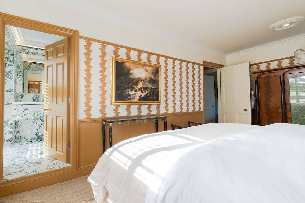 Castle Lodge -  a house that sleeps 8 guests  in 4 bedrooms in Truro, Cornwall