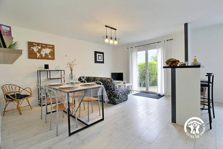 Gîte pour 4 personnes, avec Terrasse ainsi que Jardin et Vue à Rochefort-en-Terre