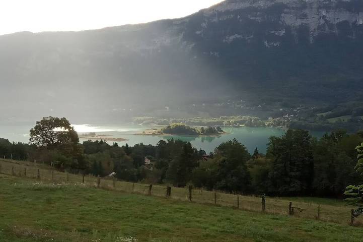 Location de vacances pour 6 personnes, avec jardin et balcon à Dullin
