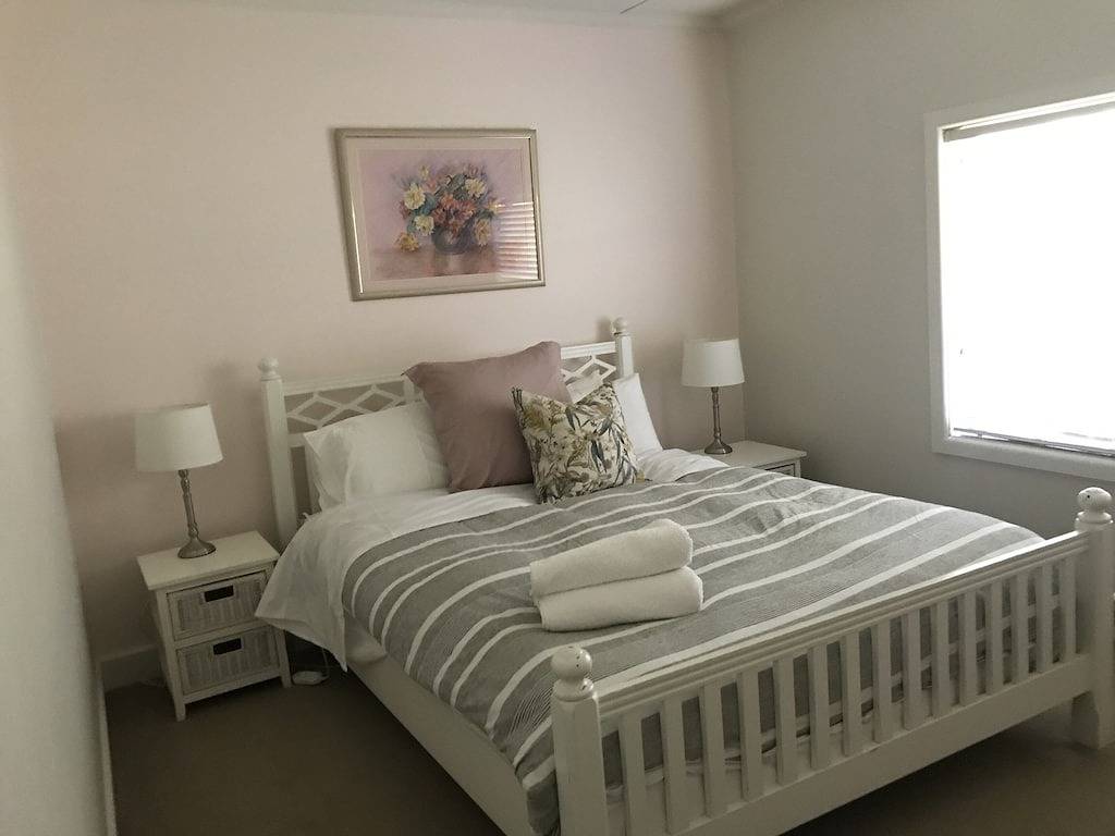 Grüne Wälder und Gärten im Grünen, Holzfeuer und ein Whirlpool laden zum Verweilen ein. in Trentham, Hepburn Shire