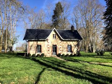 Gîte pour 4 personnes, avec vue sur le lac et jardin ainsi que terrasse et vue à Vaas