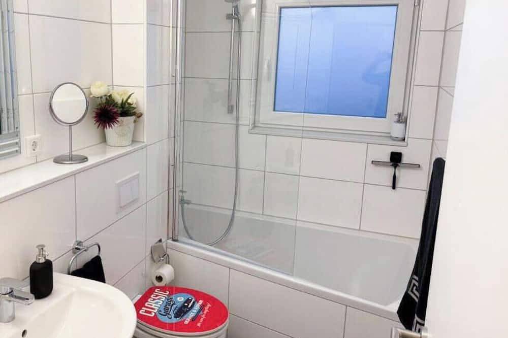 Ganze Wohnung, Zentrale Ferienwohnung Lippstadt - frisch renoviert in Lippstadt, Kreis Soest