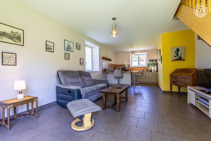 Gîte pour 4 personnes, avec terrasse ainsi que jardin et piscine dans La Vineuse sur Fregande - 3