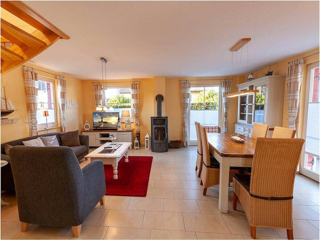 Ferienhaus in Glowe mit Schwimmbecken in Glowe, Rügen