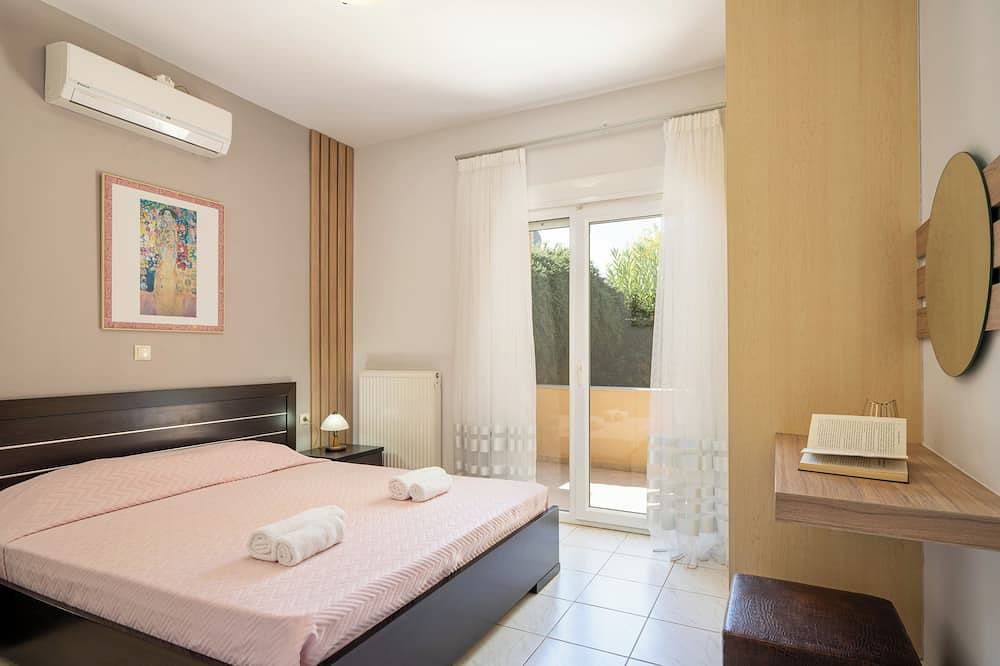 Knossos Estate, Villa Ariadni, Lux villa, panoramic sea view, gardens and pool in Région de Réthymnon