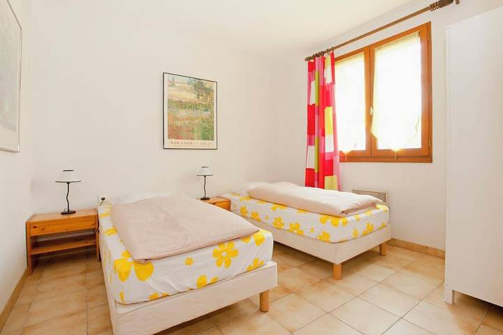 Location de vacances pour 5 personnes, avec terrasse et piscine à Saint-Jean-de-Laur - 2