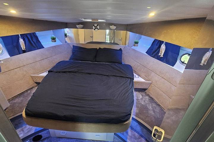 Péniche pour 4 personnes dans Auvergne-Rhône-Alpes - 2