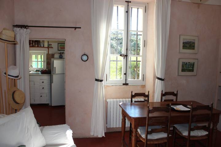 Gîte pour 4 personnes, avec piscine, adapté aux familles à Varages - 4