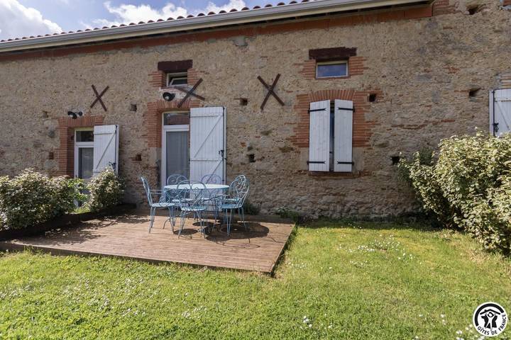 Gîte pour 6 personnes, avec jardin et piscine