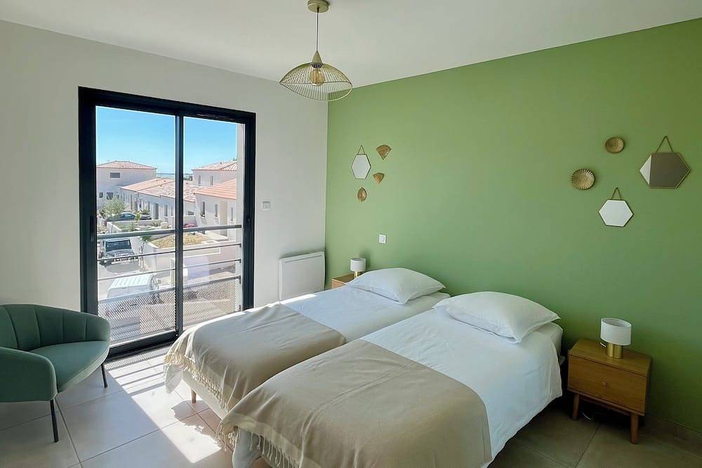 Modern family home, close to beaches and garrigue in La Palme, Narbonne region