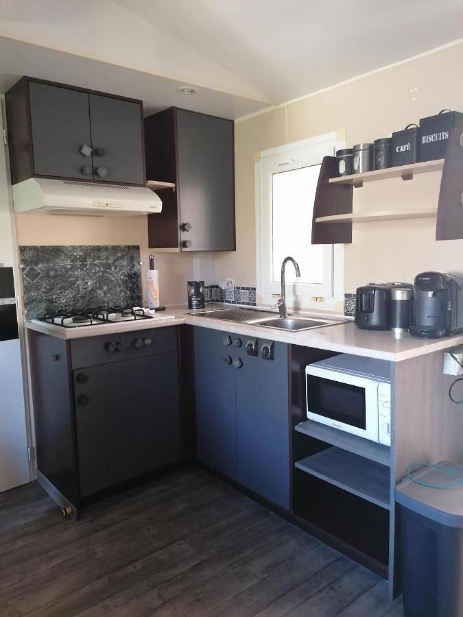 Mobil-Home Cosy Climatisé 3 chambres in Vic-la-Gardiole, Côte méditerranéenne (France)