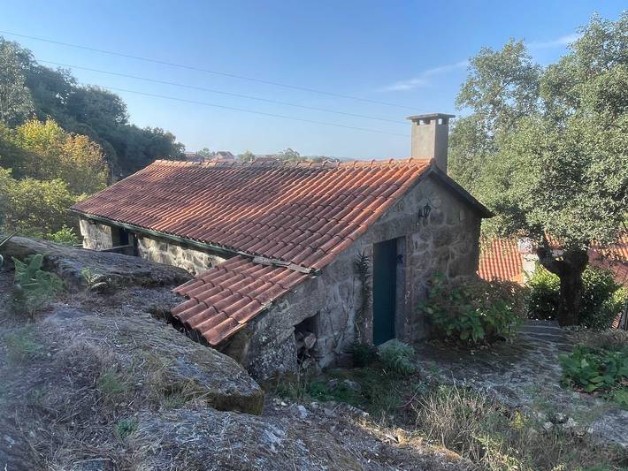 Gîte pour 2 personnes, avec jardin, adapté aux familles dans Águeda