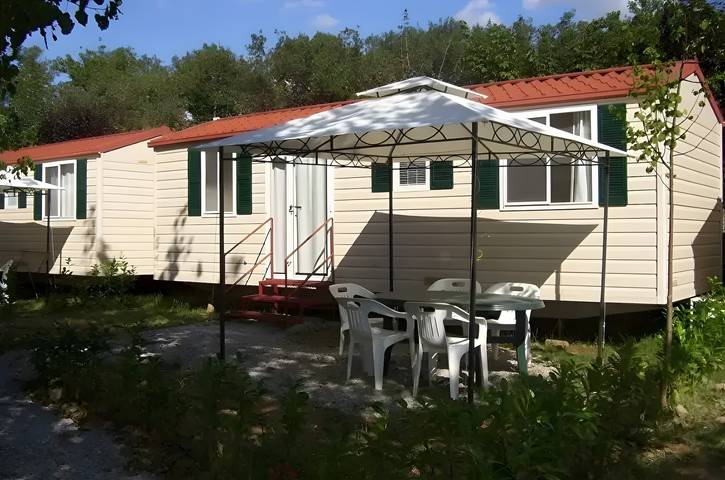 Casa vacanza per 4 persone, con giardino e piscina per bambini, con animali domestici in Europa