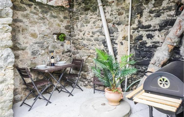 Location de vacances pour 3 personnes, avec jardin dans Equi terme - 2