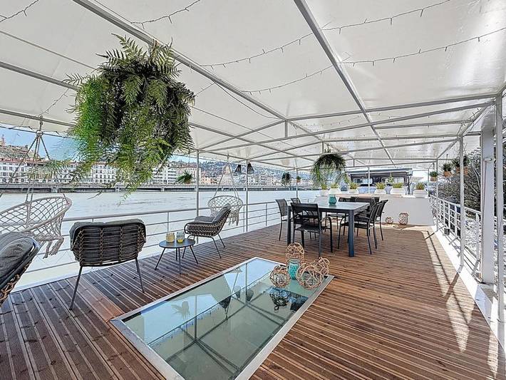 Bateau pour 10 personnes, avec terrasse et vue dans Rhône - 2