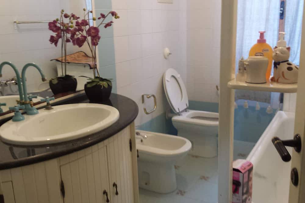 Appartamento intero, Sardegna! Budoni a 1 km dalla meravigliosa spiaggia di Sant'Anna: 4 posti letto in Tanaunella, Olbia-Tempio