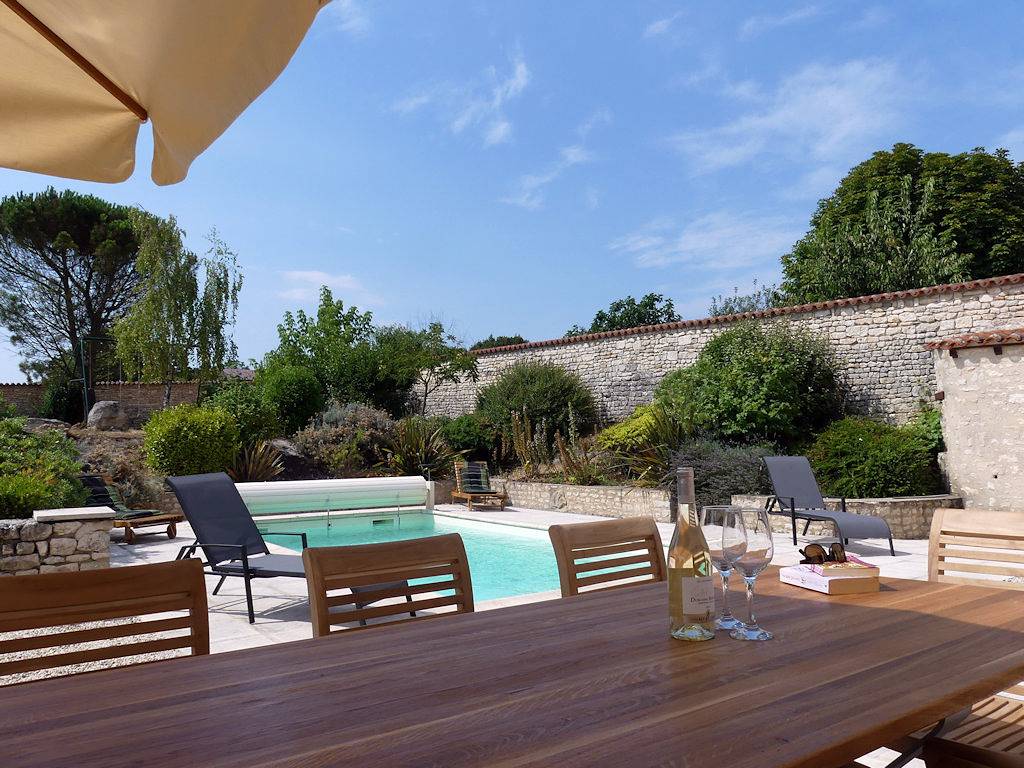 Résidence des Papillons avec piscine privée in Saint-Aubin-la-Plaine, Fontenay-le-Comte