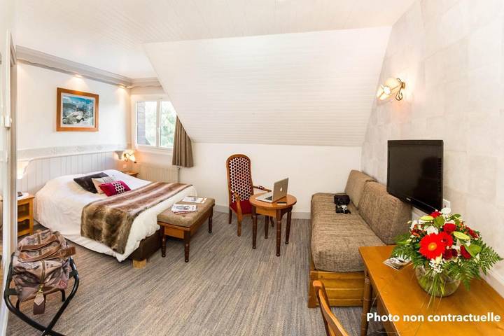 Hôtel pour 2 personnes, avec jardin et sauna ainsi que vue et piscine, animaux acceptés à Crots - 2