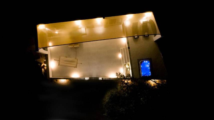 Villa pour 2 personnes, avec jacuzzi et jardin, adapté aux familles dans Milos - 2