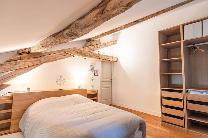 Location de vacances pour 10 personnes, avec terrasse à Champagne-et-Fontaine - 2