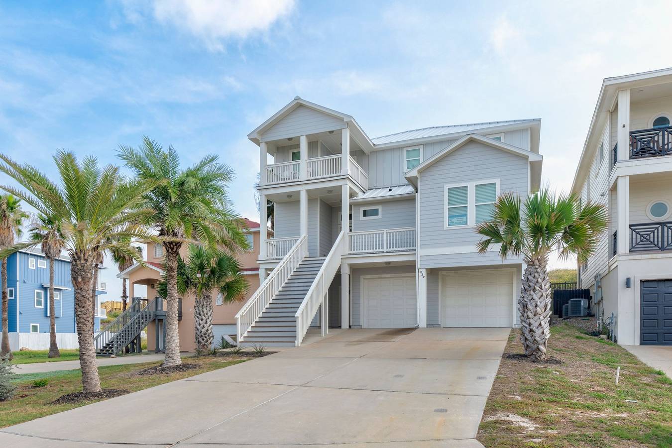 Vacation Rental for 10 Guests in Port Aransas, Mustang Island